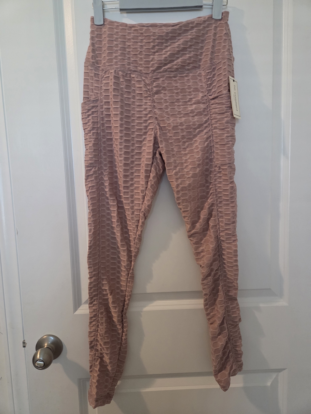 NWT No Comment Textured Honeycomb Leggings with PockKids Textured Pink Leggings